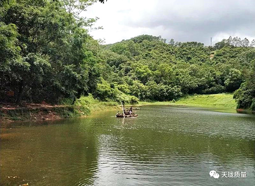 水上竹筏.jpg 水上竹筏.jpg