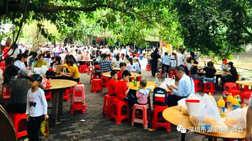 湖邊用餐.jpg 湖邊用餐.jpg